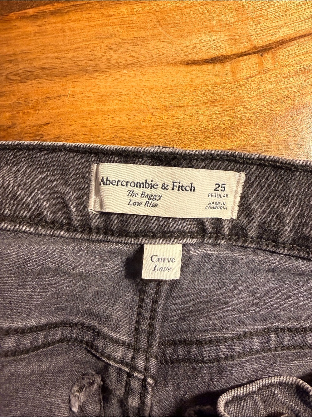 Abercrombie & Fitch Baggy Low Rise Jeans in Gray